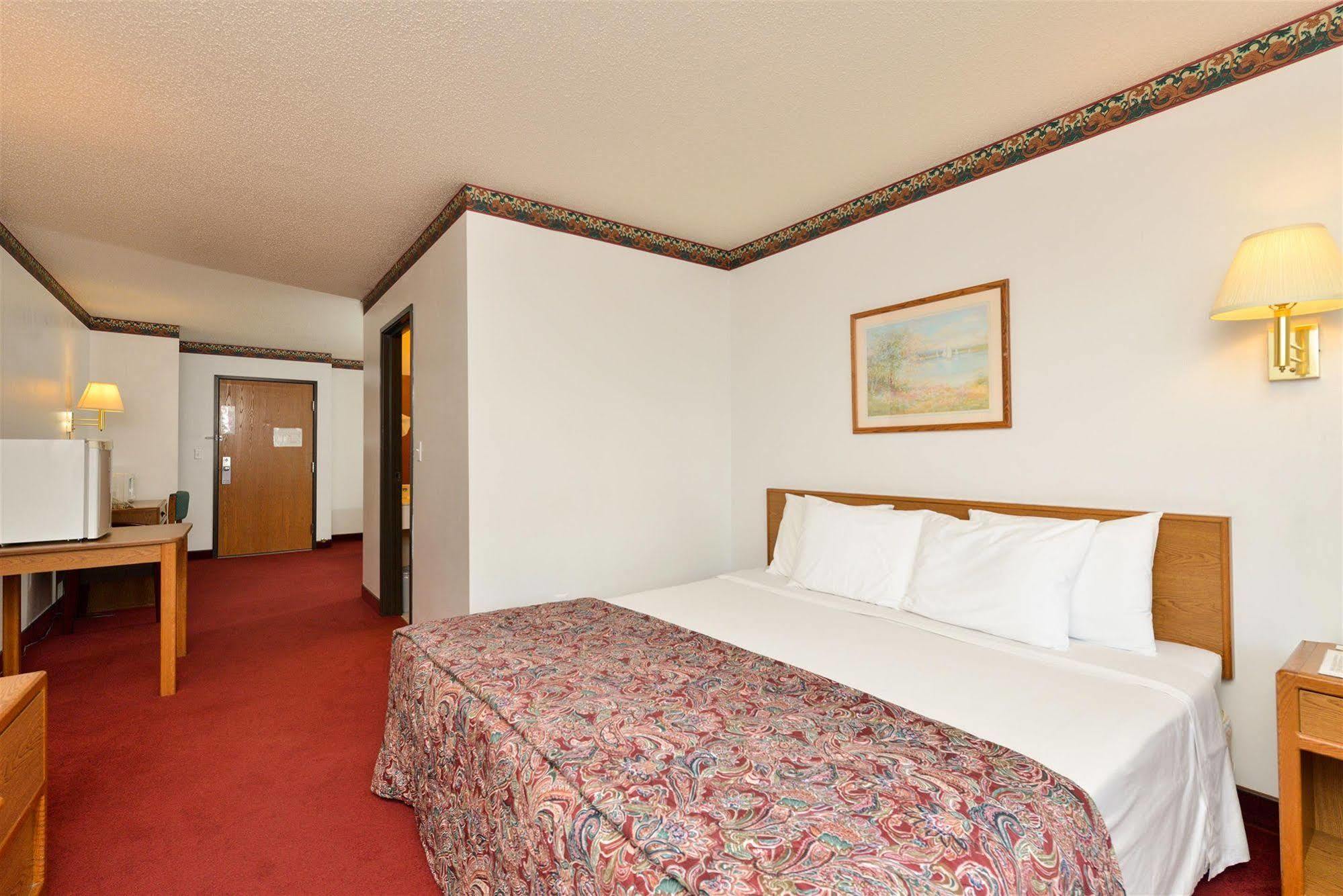 Americas Best Value Inn & Suites Clear Lake Exterior photo